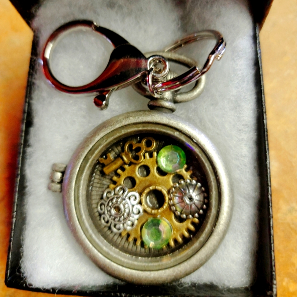 Steampunk keychain